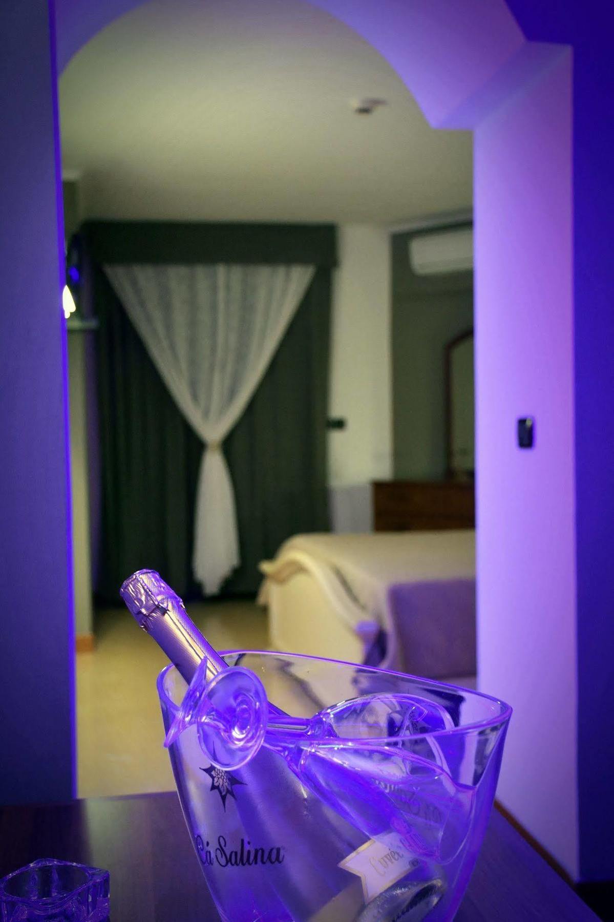 Hotel Joy Castel Volturno Extérieur photo